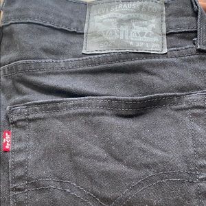 BLACK LEVI JEANS worn